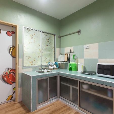 איפוה Gunung View Homestay 10 To 12 Pax Near Sunway Tambun מראה חיצוני תמונה