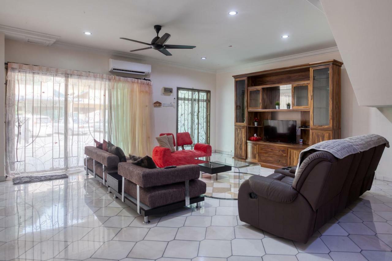 איפוה Gunung View Homestay 10 To 12 Pax Near Sunway Tambun מראה חיצוני תמונה