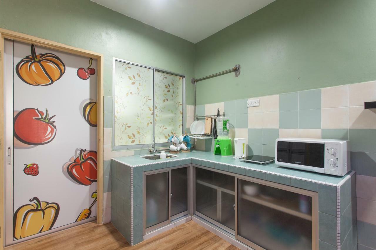 איפוה Gunung View Homestay 10 To 12 Pax Near Sunway Tambun מראה חיצוני תמונה