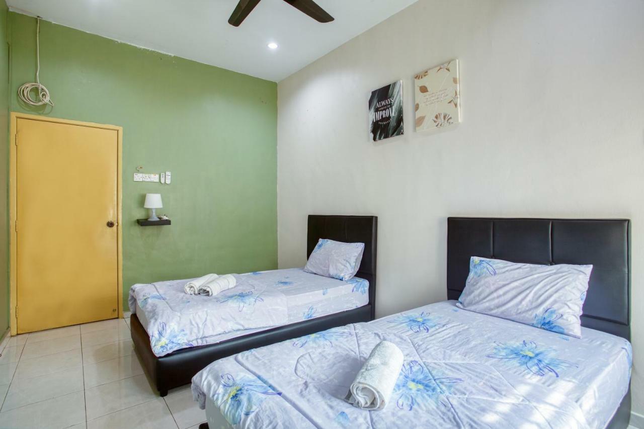 איפוה Gunung View Homestay 10 To 12 Pax Near Sunway Tambun מראה חיצוני תמונה