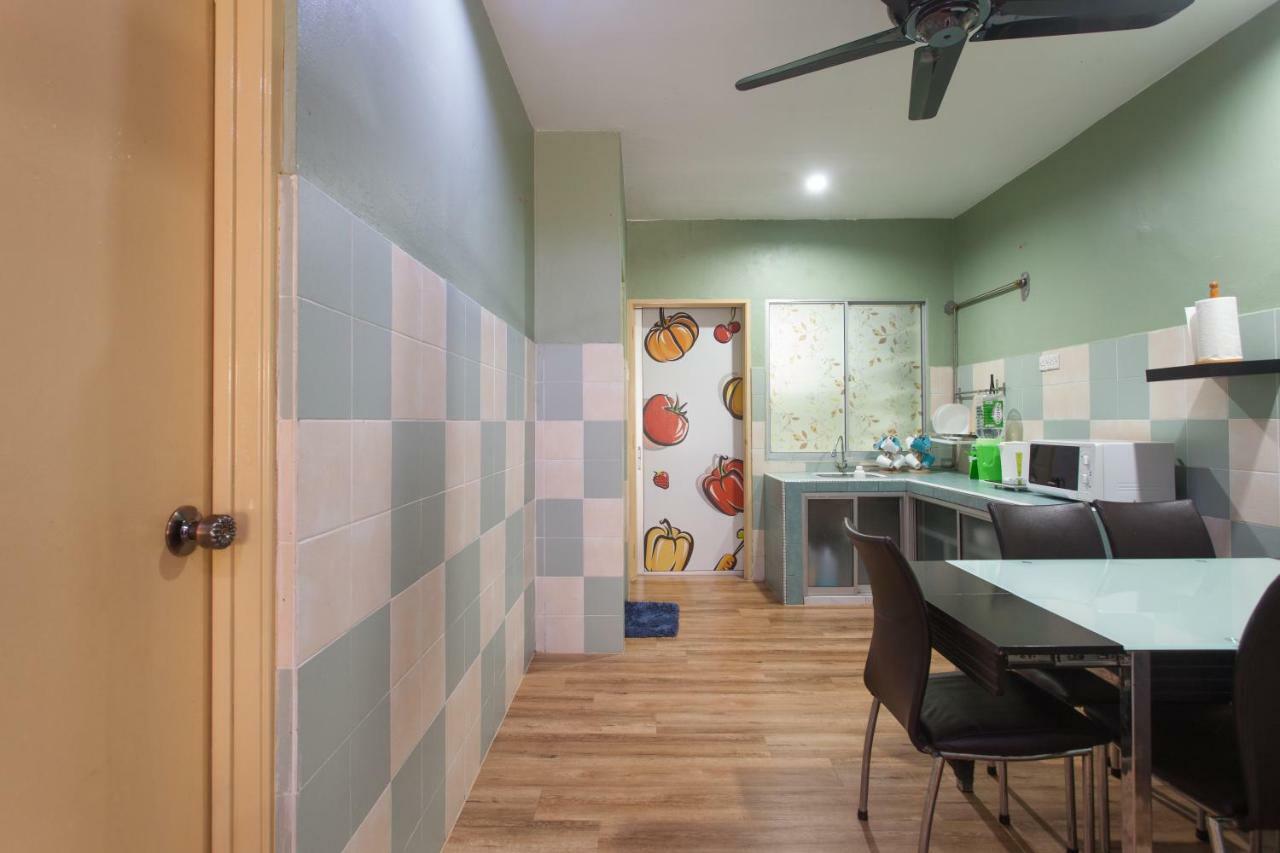 איפוה Gunung View Homestay 10 To 12 Pax Near Sunway Tambun מראה חיצוני תמונה