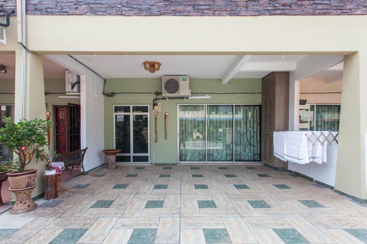 איפוה Gunung View Homestay 10 To 12 Pax Near Sunway Tambun מראה חיצוני תמונה