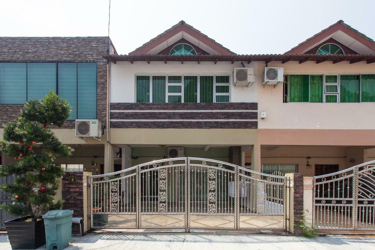 איפוה Gunung View Homestay 10 To 12 Pax Near Sunway Tambun מראה חיצוני תמונה